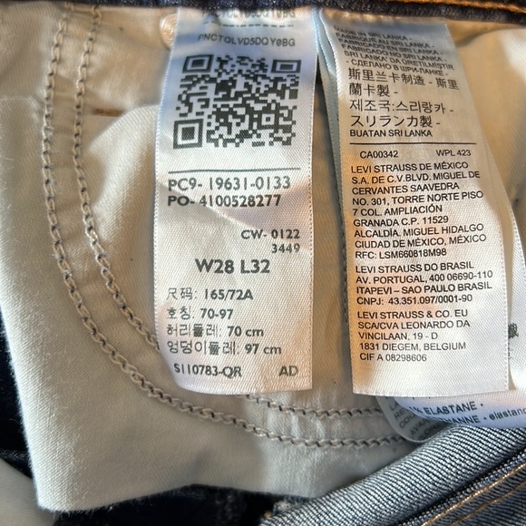 Levi’s 314. Shaping Straight. 28 x 32. - Picture 4 of 5